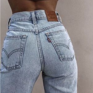 501® ORIGINAL Fit Levi’s Button Fly Light Wash, Blue Jeans, size 28" waist